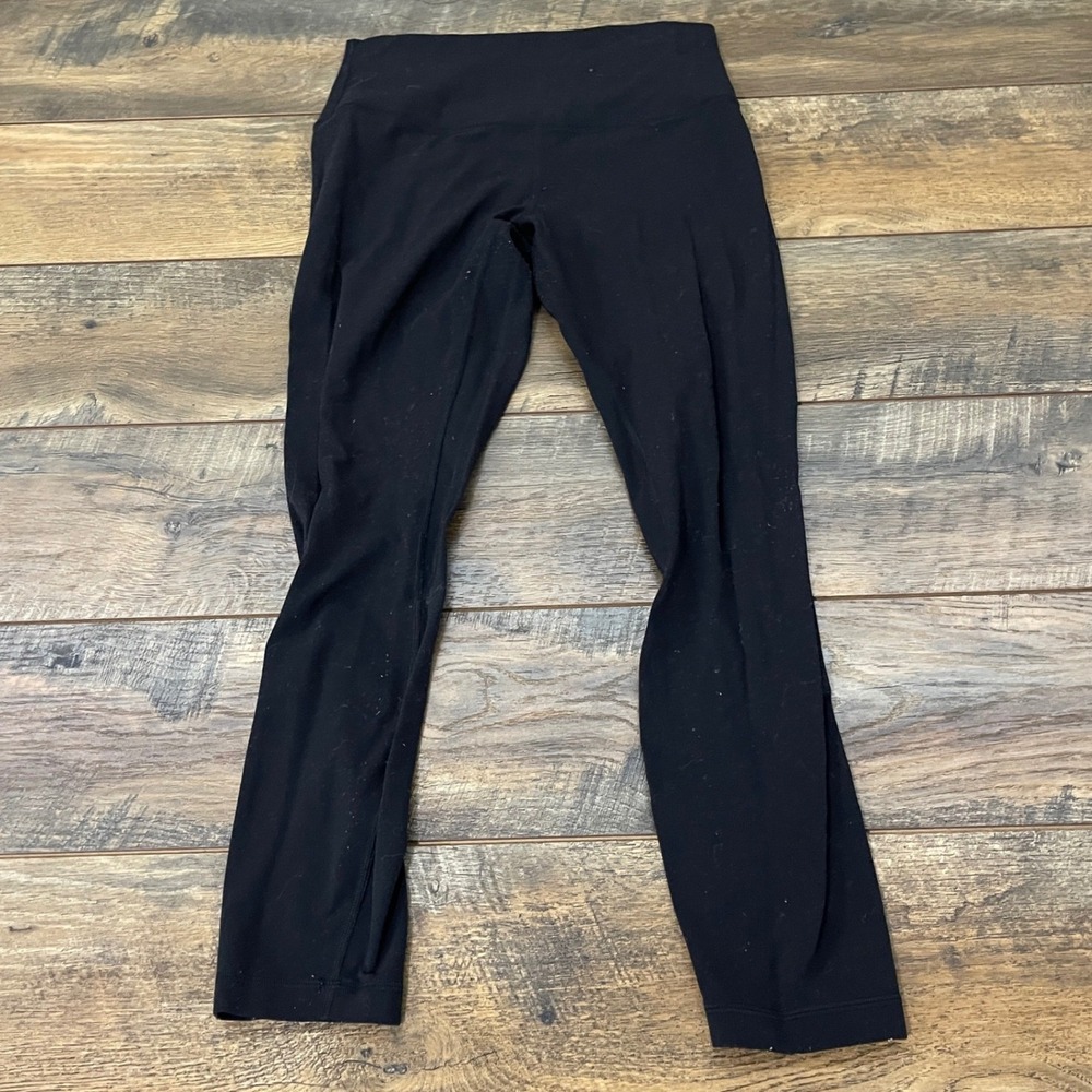 Lululemon Black High Rise Cropped Leggings Size 8 Yoga Athletic Pants Activewear